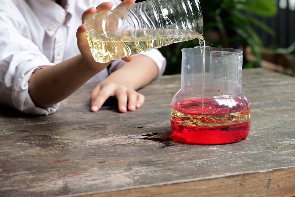 esperimento acqua e olio