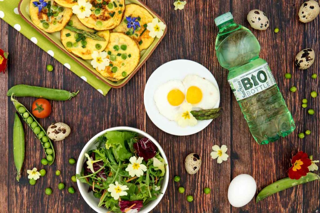 Frittatine con ortaggi di stagione e fiori edibili per celebrare la Giornata della Terra