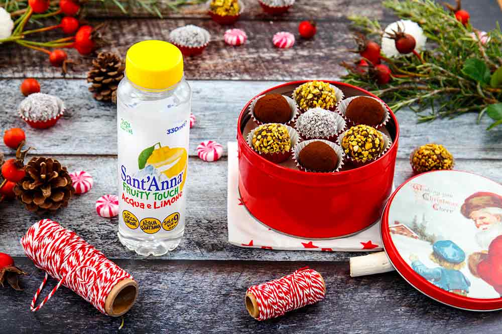 Tartufini al cioccolato e Sant'Anna Fruity Touch al limone: la ricetta per un dolce regalo homemade