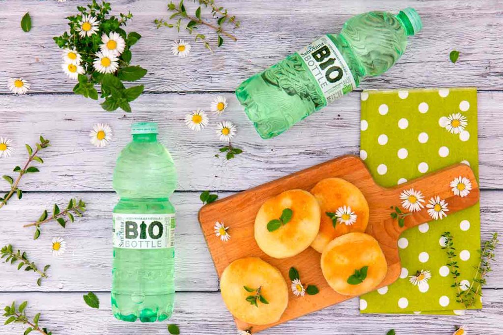 Ricetta focaccine morbide alle erbe aromatiche per il primo giorno di primavera