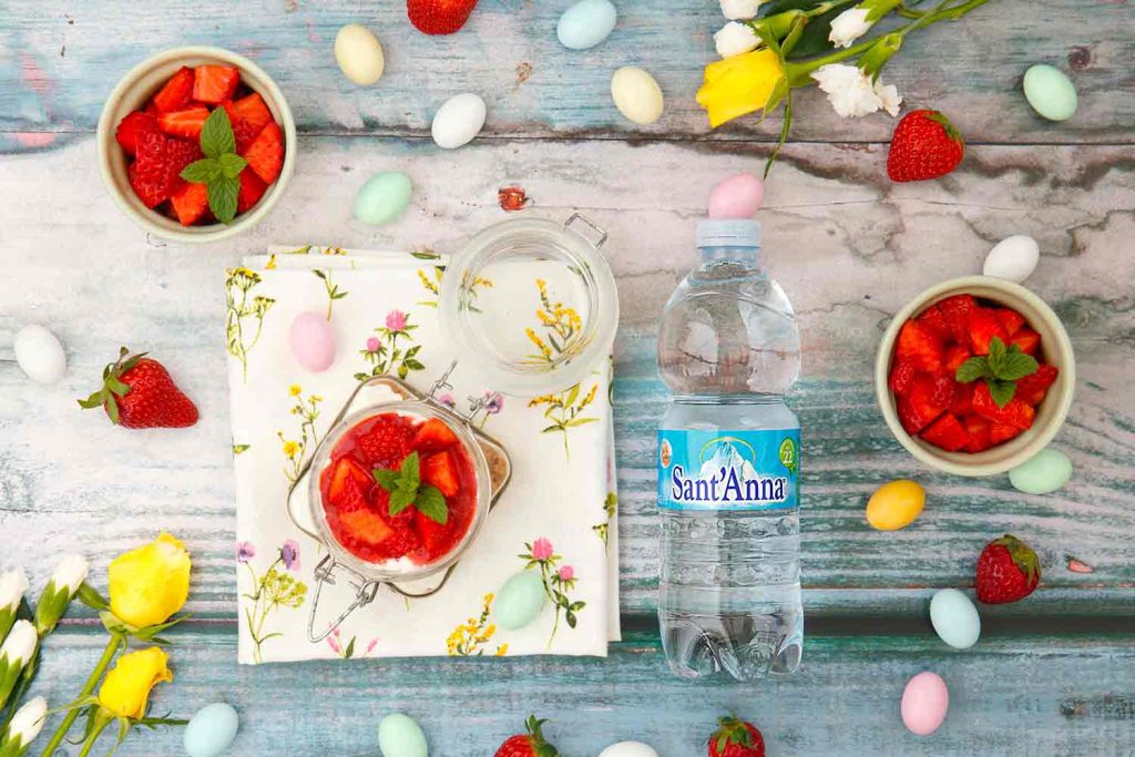 Cheesecake in barattolo alle fragole: idea dolce per Pasquetta