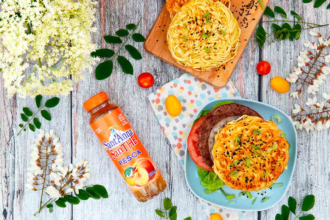 Ramen burger, la ricetta fusion che conquista al primo morso