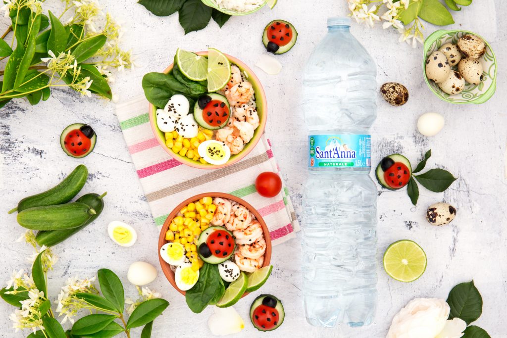 Poke bowl estiva, colorata e divertente anche per i più piccoli