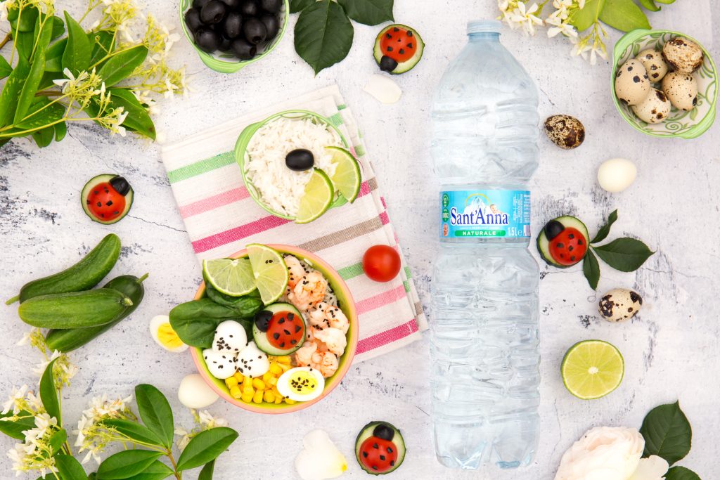 Poke bowl estiva, colorata e divertente anche per i più piccoli