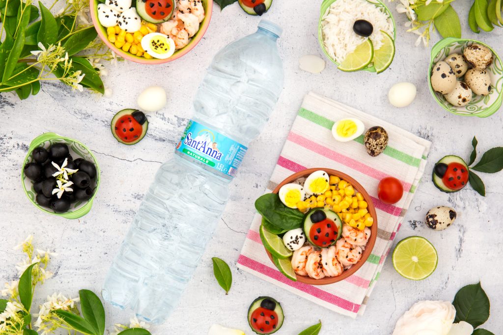 Poke bowl estiva, colorata e divertente anche per i più piccoli