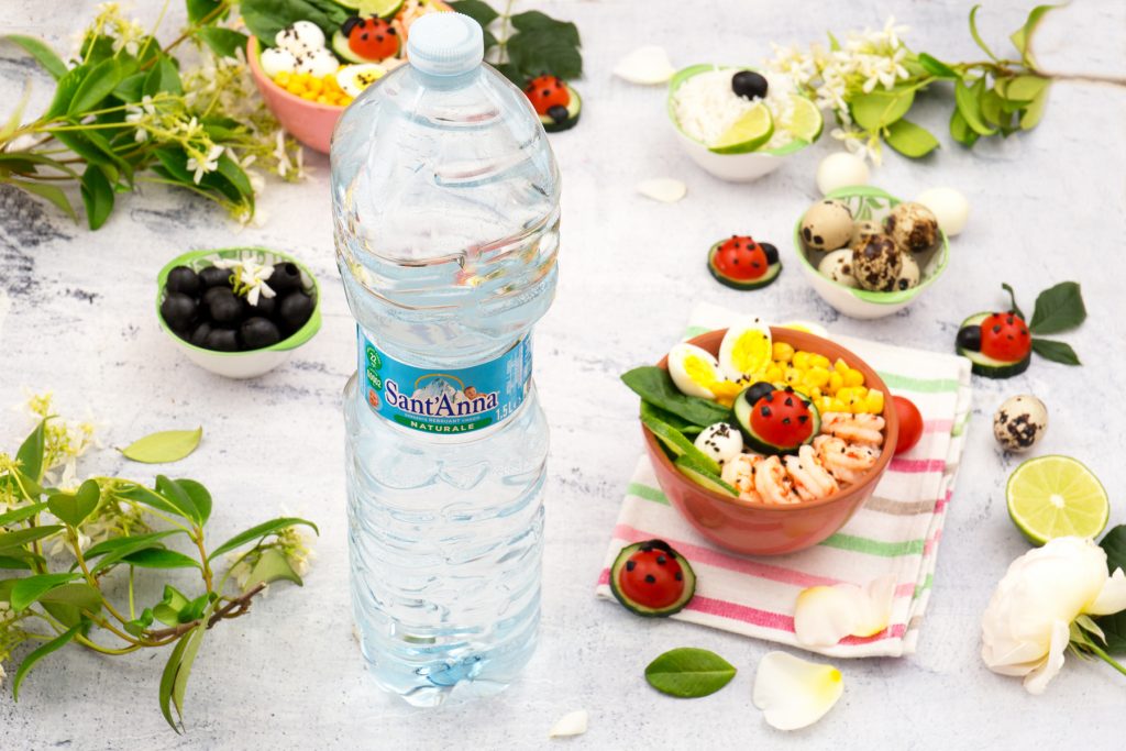 Poke bowl estiva, colorata e divertente anche per i più piccoli