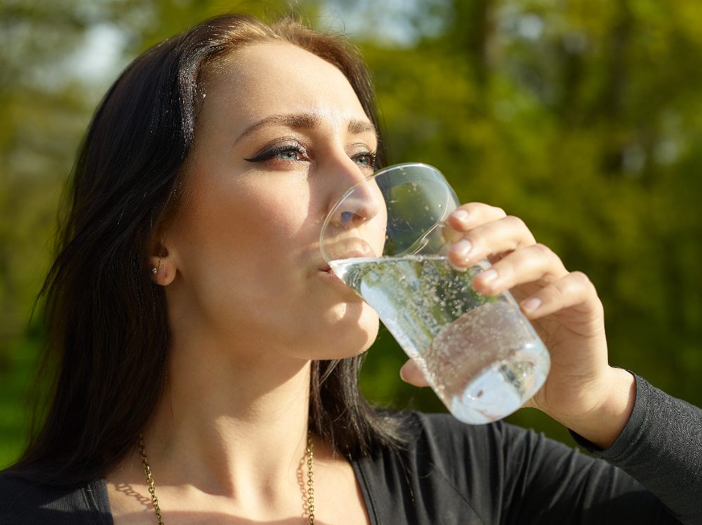 L'acqua gassata fa ingrassare? Falsi miti che devi conoscere
